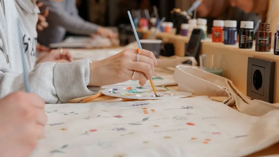 Hobi Kreatif Modern: Cara Baru Menyalurkan Imajinasi Tanpa Menguras Kantong